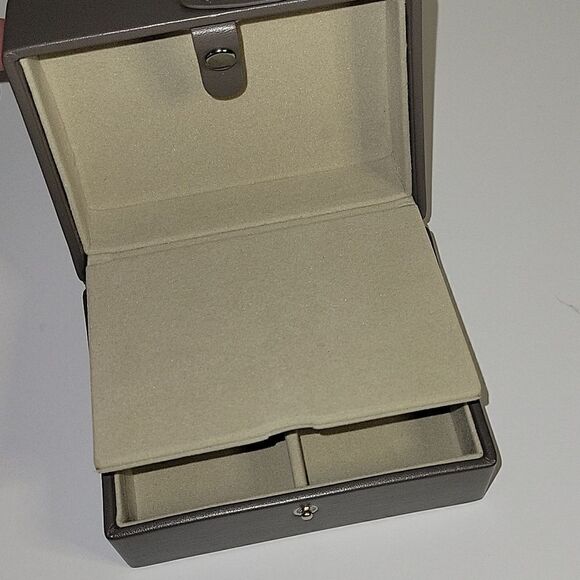 Stackers Travel sized Jewelry Box Taupe 5"x 4" x 3" - Picture 7 of 8